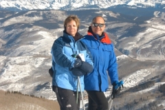 Couple-on-the-top-of-the-World